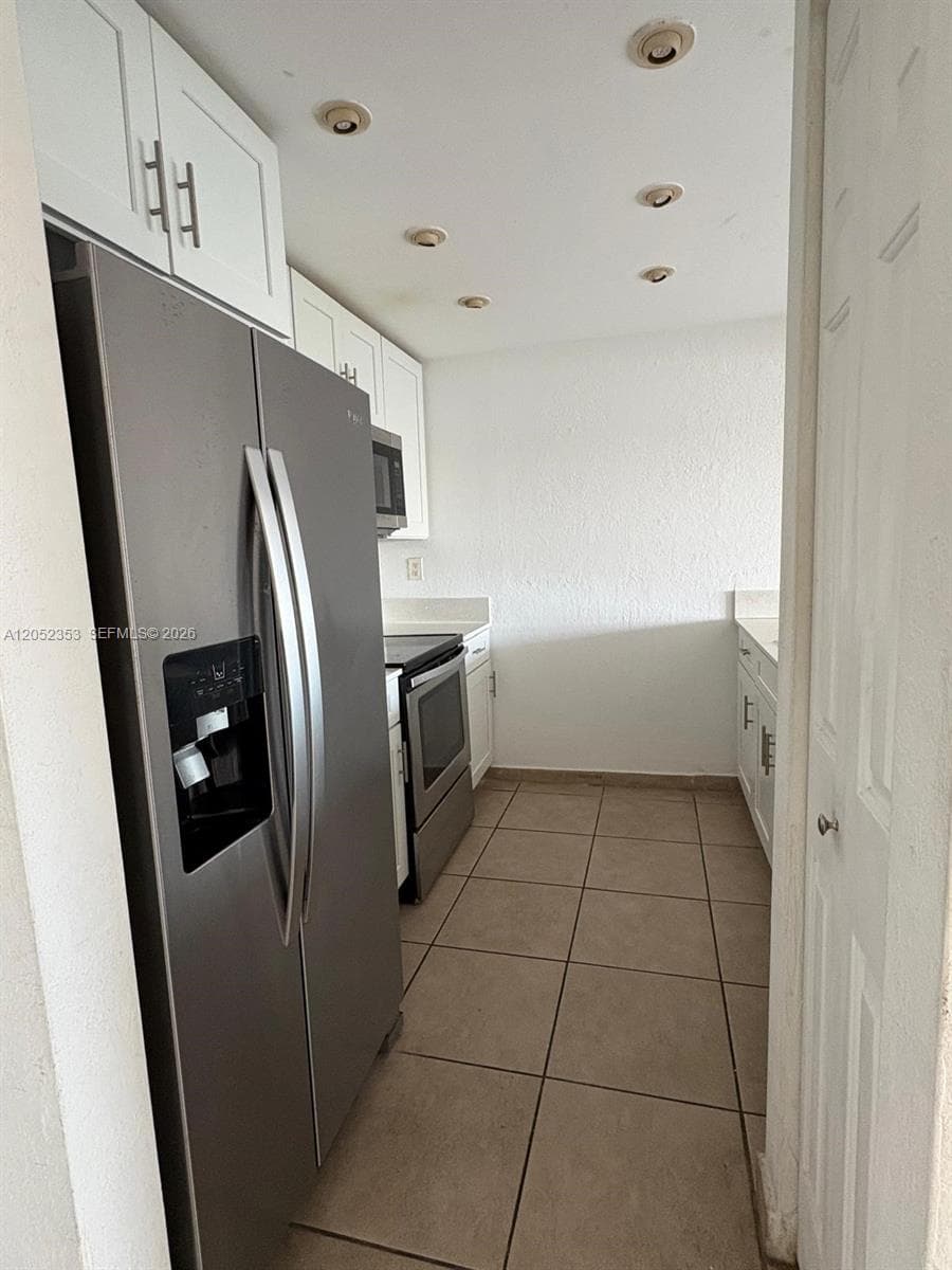 600 NE 36th St 714 photo 3