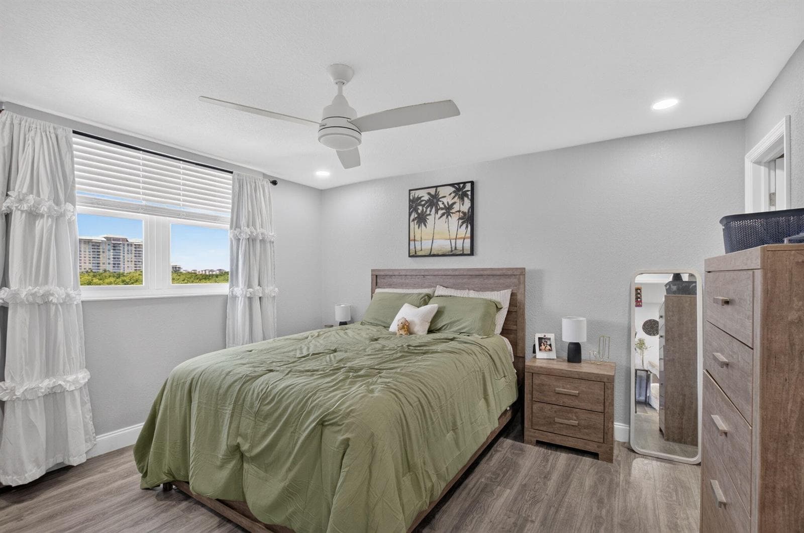 689 NE 6th Court 4030 photo 17
