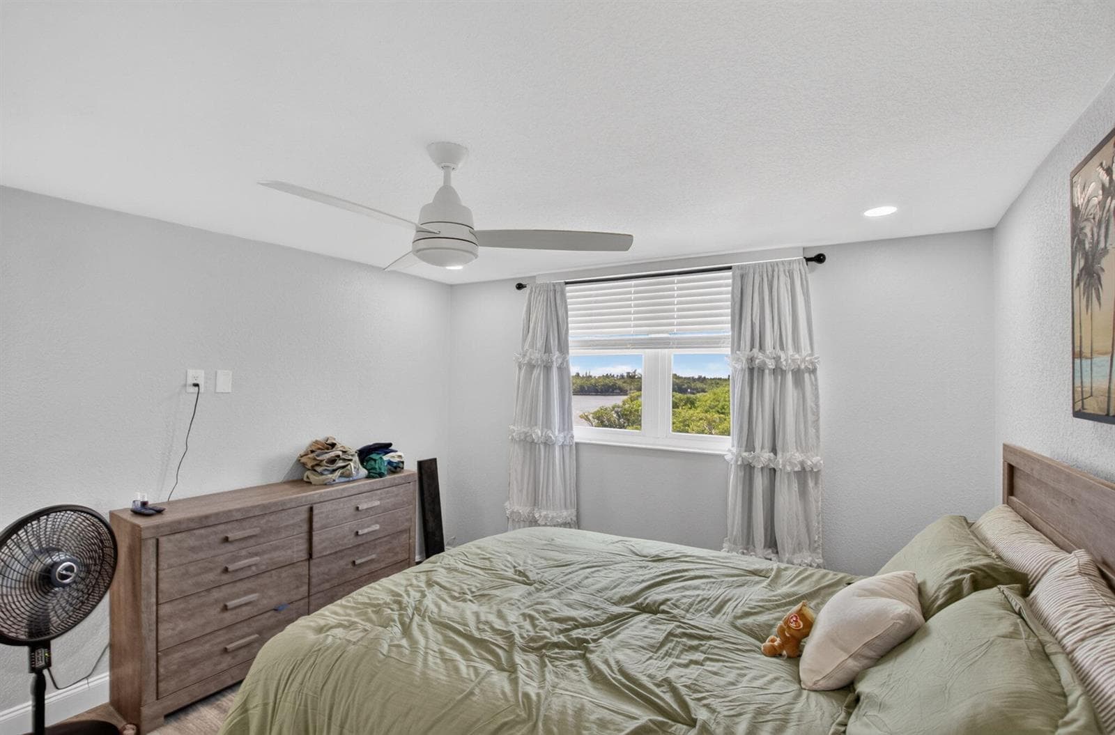 689 NE 6th Court 4030 photo 18