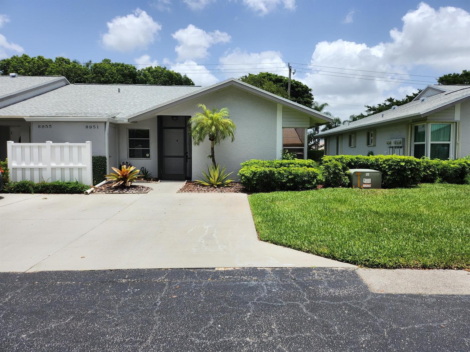 8951 Sunnywood Place B photo 1