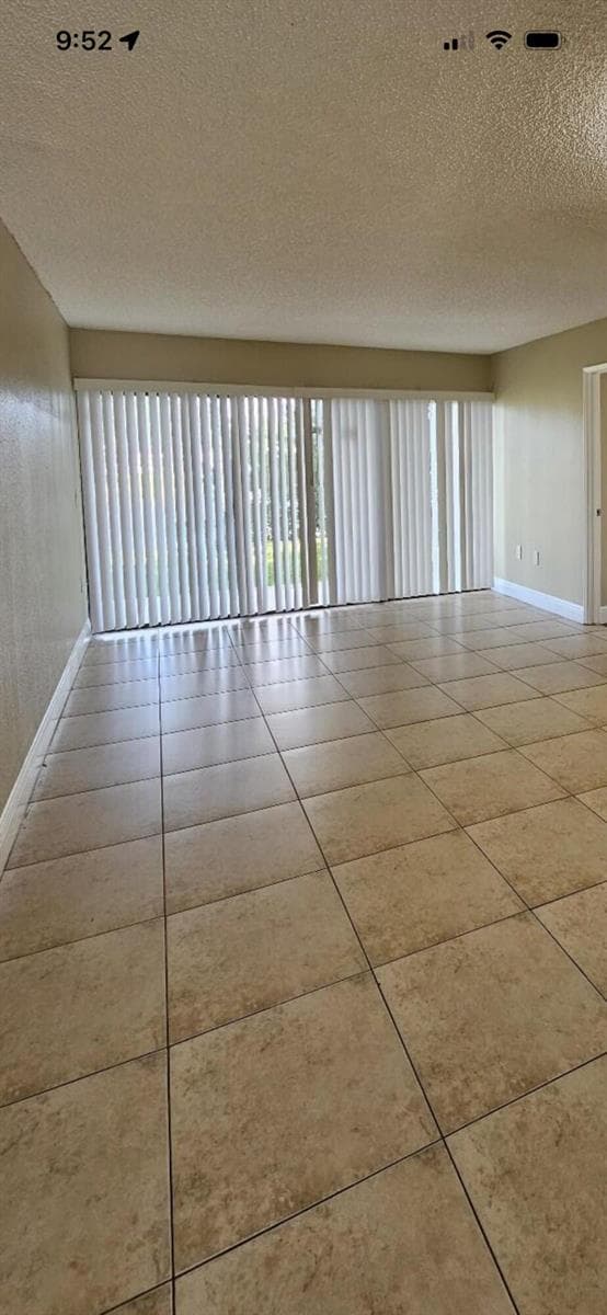 1504 Lake Crystal Drive B photo 3
