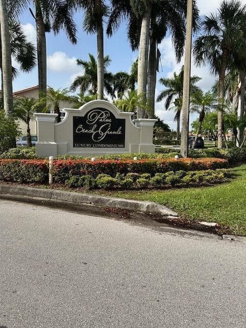 1504 Lake Crystal Drive B photo 1