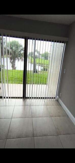 1504 Lake Crystal Drive B photo 4