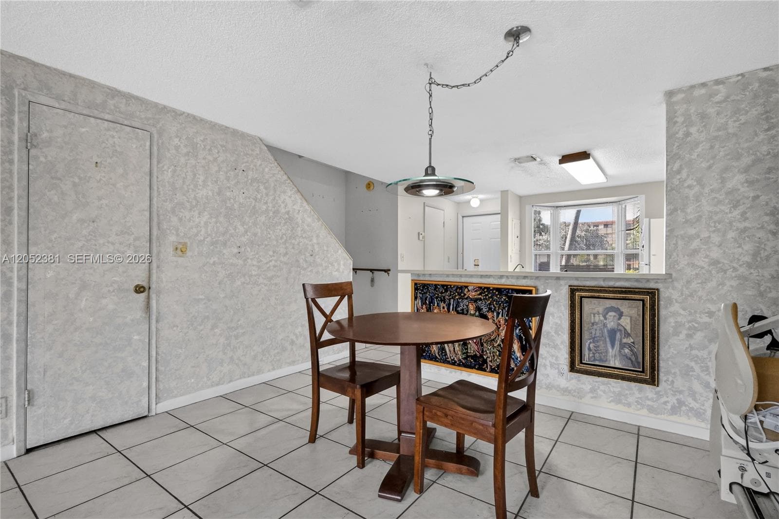 2561 NE 15th St photo 16