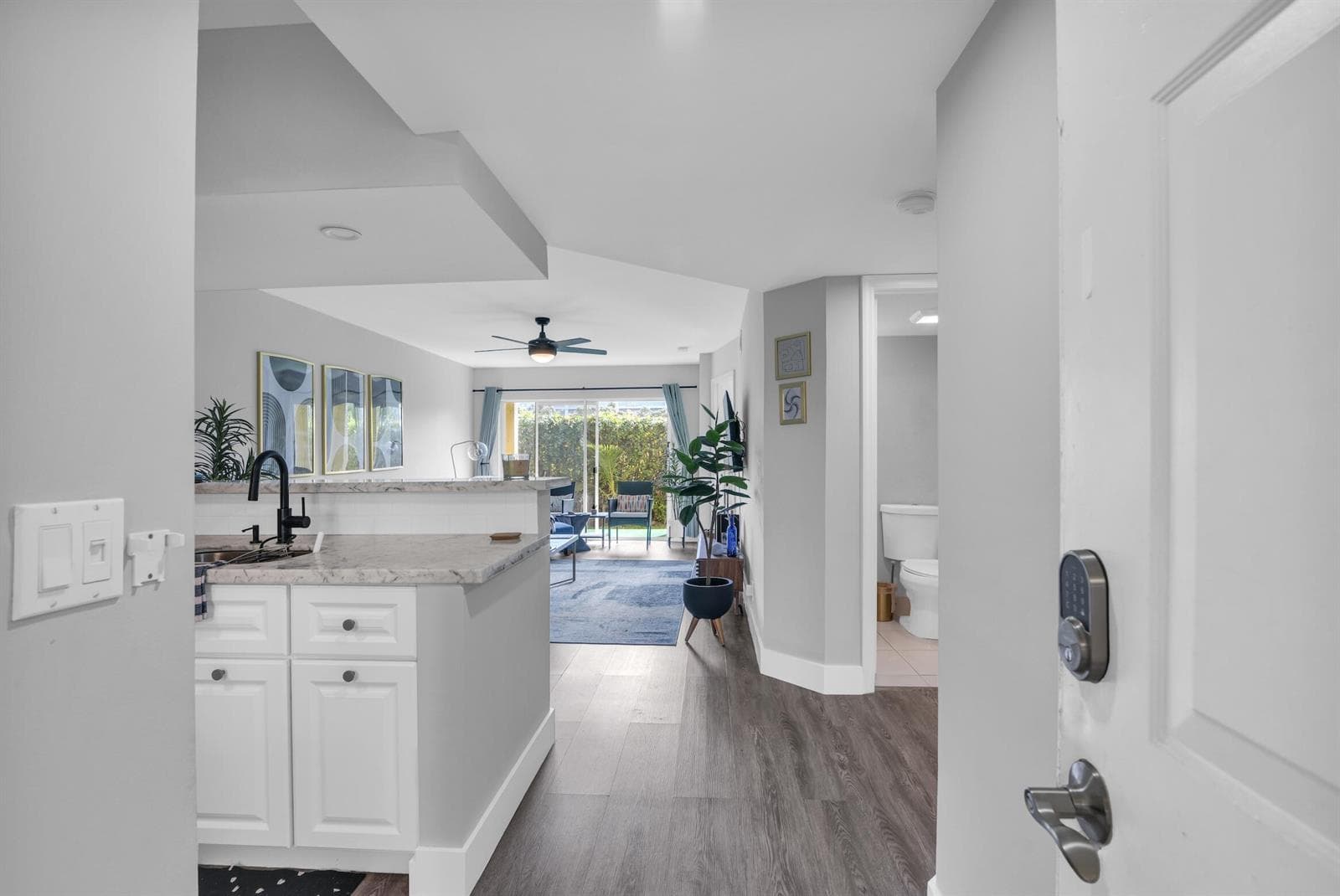 1030 Lake Shore Drive photo 5