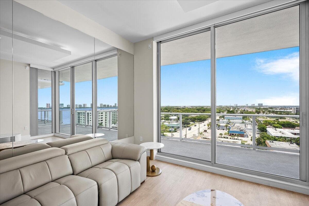 220 Lake Shore Drive 917 photo 12