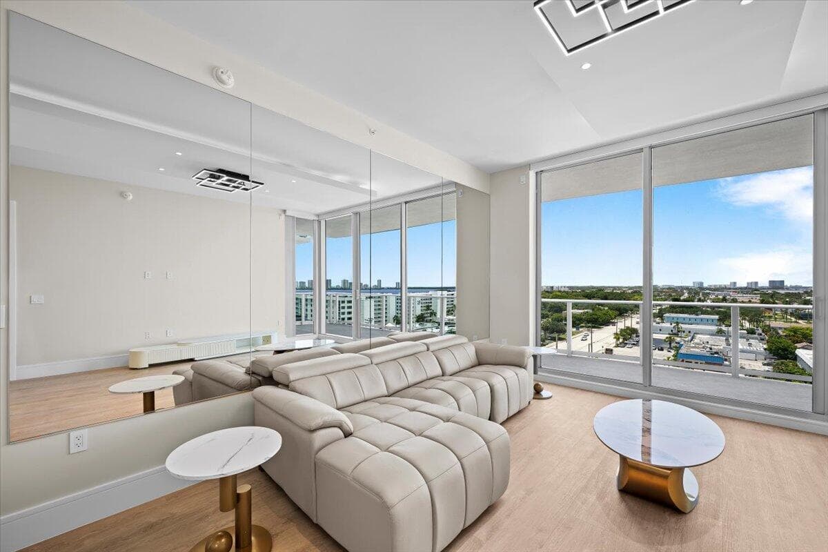 220 Lake Shore Drive 917 photo 15