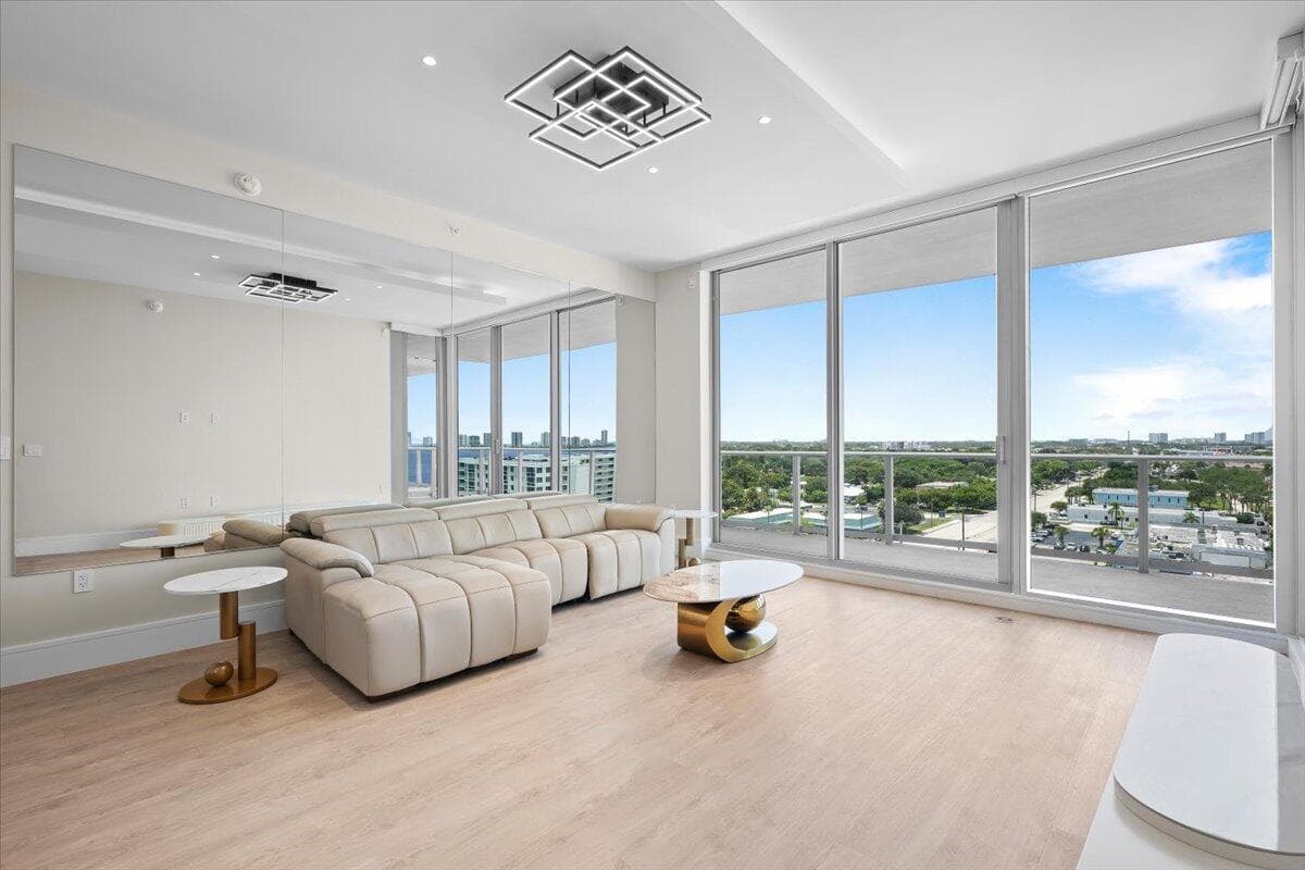 220 Lake Shore Drive 917 photo 11