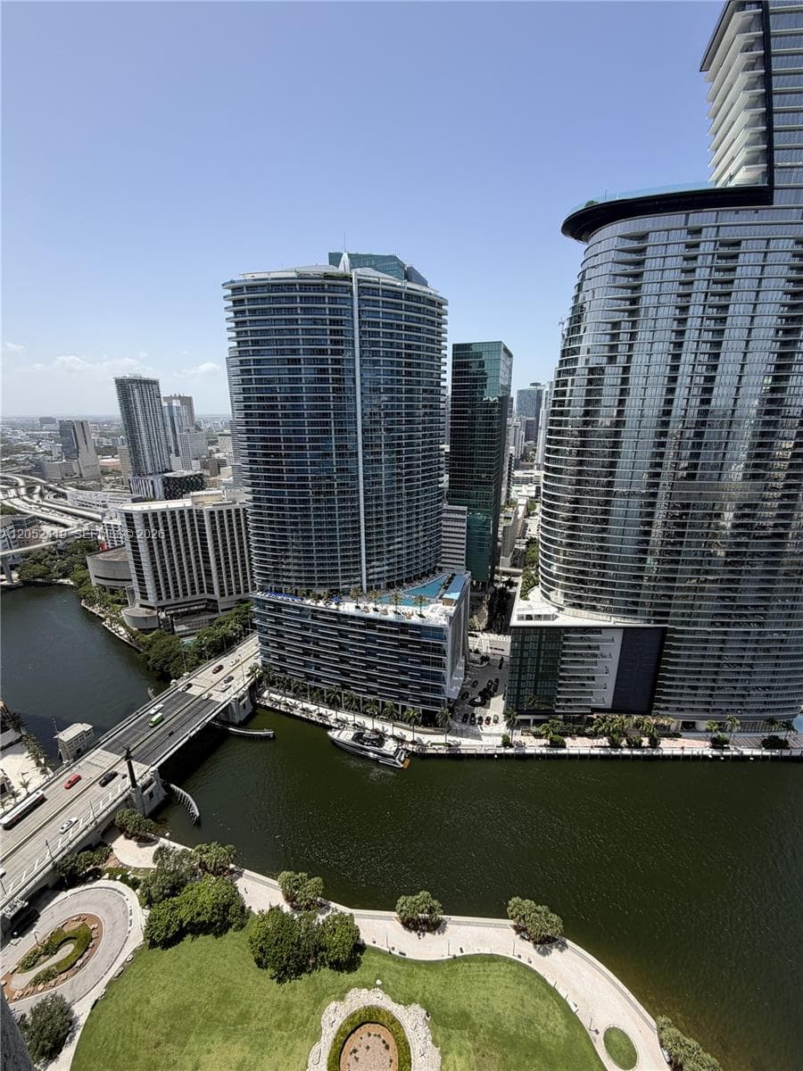 475 Brickell Ave 4008 photo 1