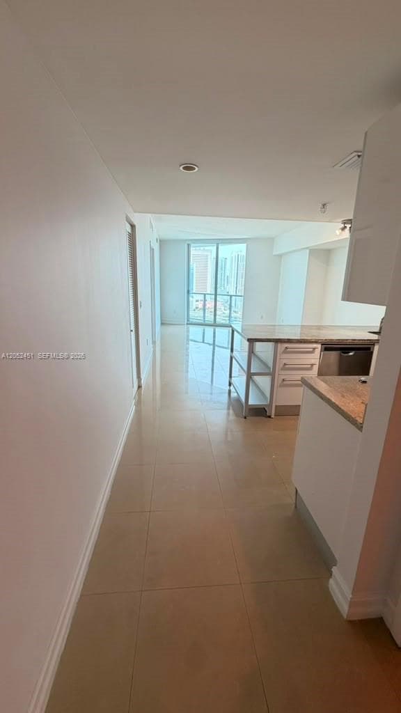 185 SW 7th St 2505 photo 3
