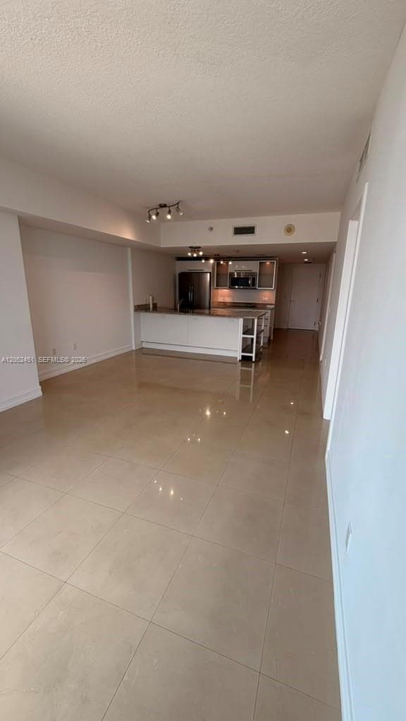 185 SW 7th St 2505 photo 4