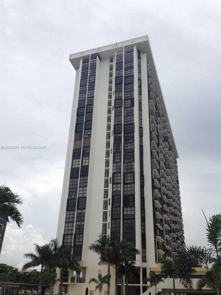1901 Brickell Ave B504 photo 1
