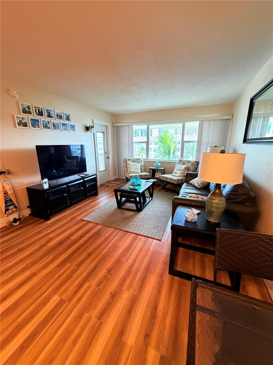 1889 S Ocean Dr 406 photo 3