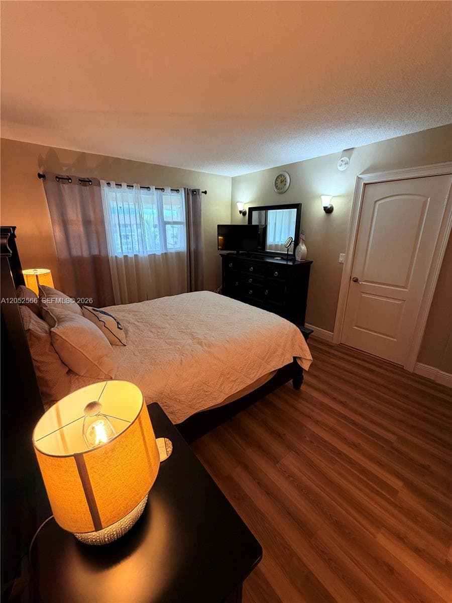 1889 S Ocean Dr 406 photo 11