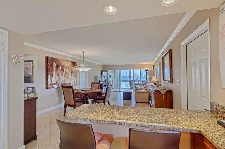501 LAKE SHORE Drive 206 photo 13