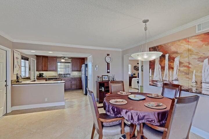 501 LAKE SHORE Drive 206 photo 18