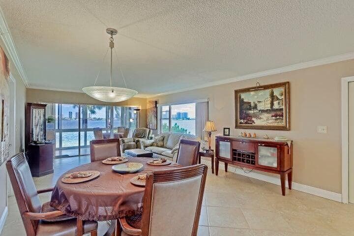 501 LAKE SHORE Drive 206 photo 15