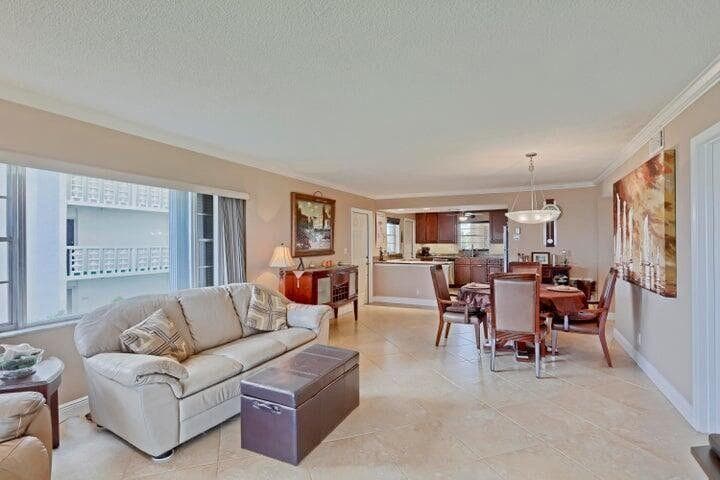 501 LAKE SHORE Drive 206 photo 19