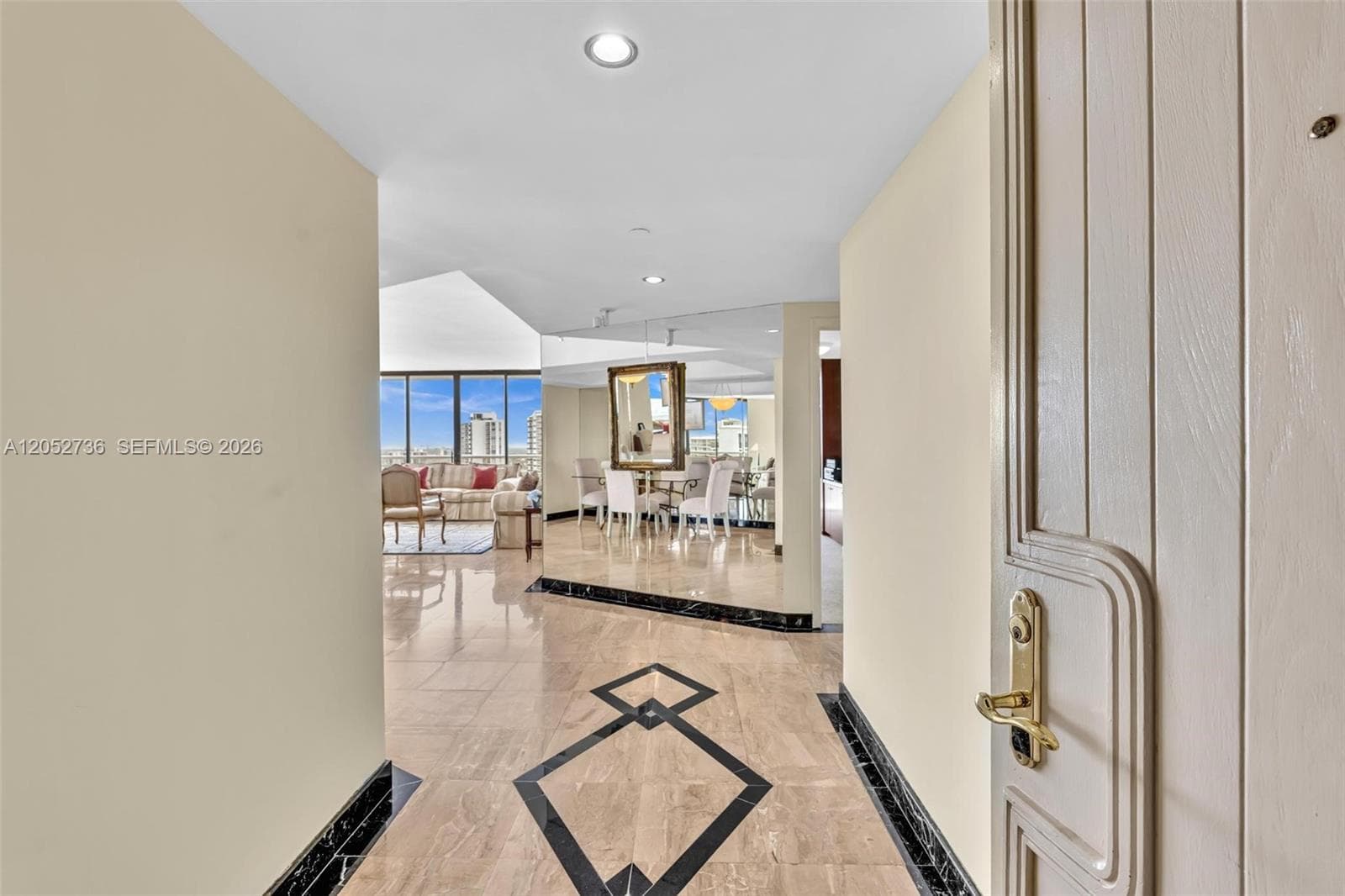 20281 E Country Club Dr 1907 photo 2