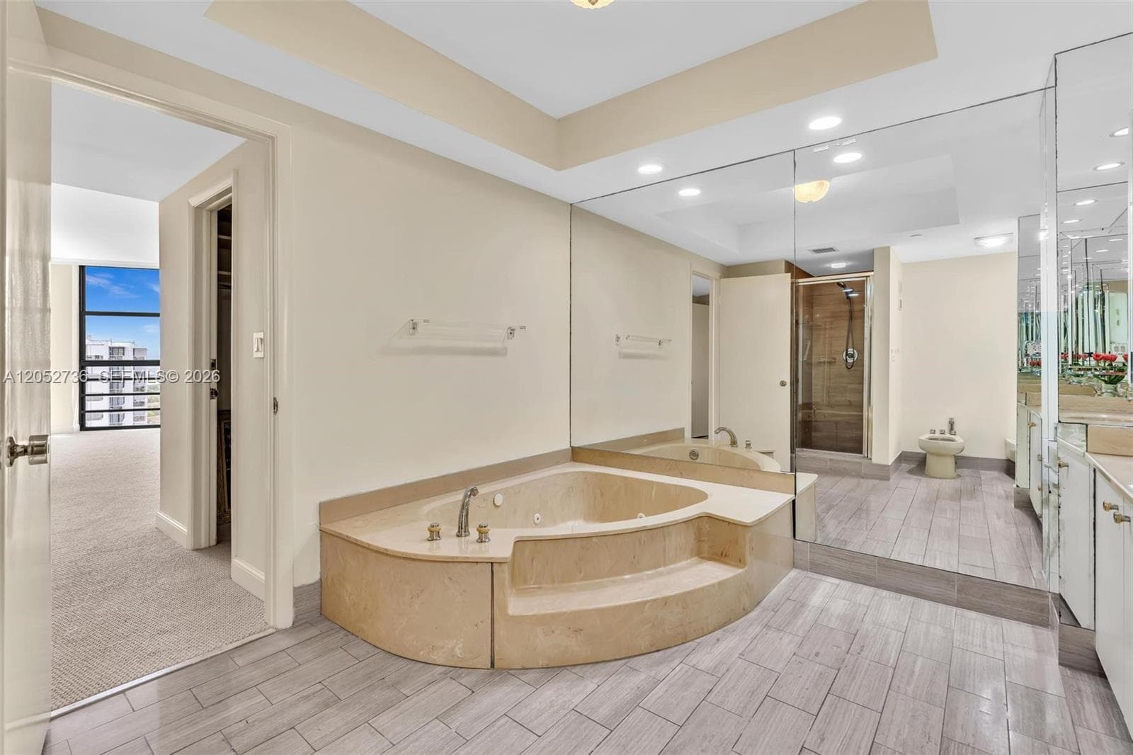 20281 E Country Club Dr 1907 photo 22