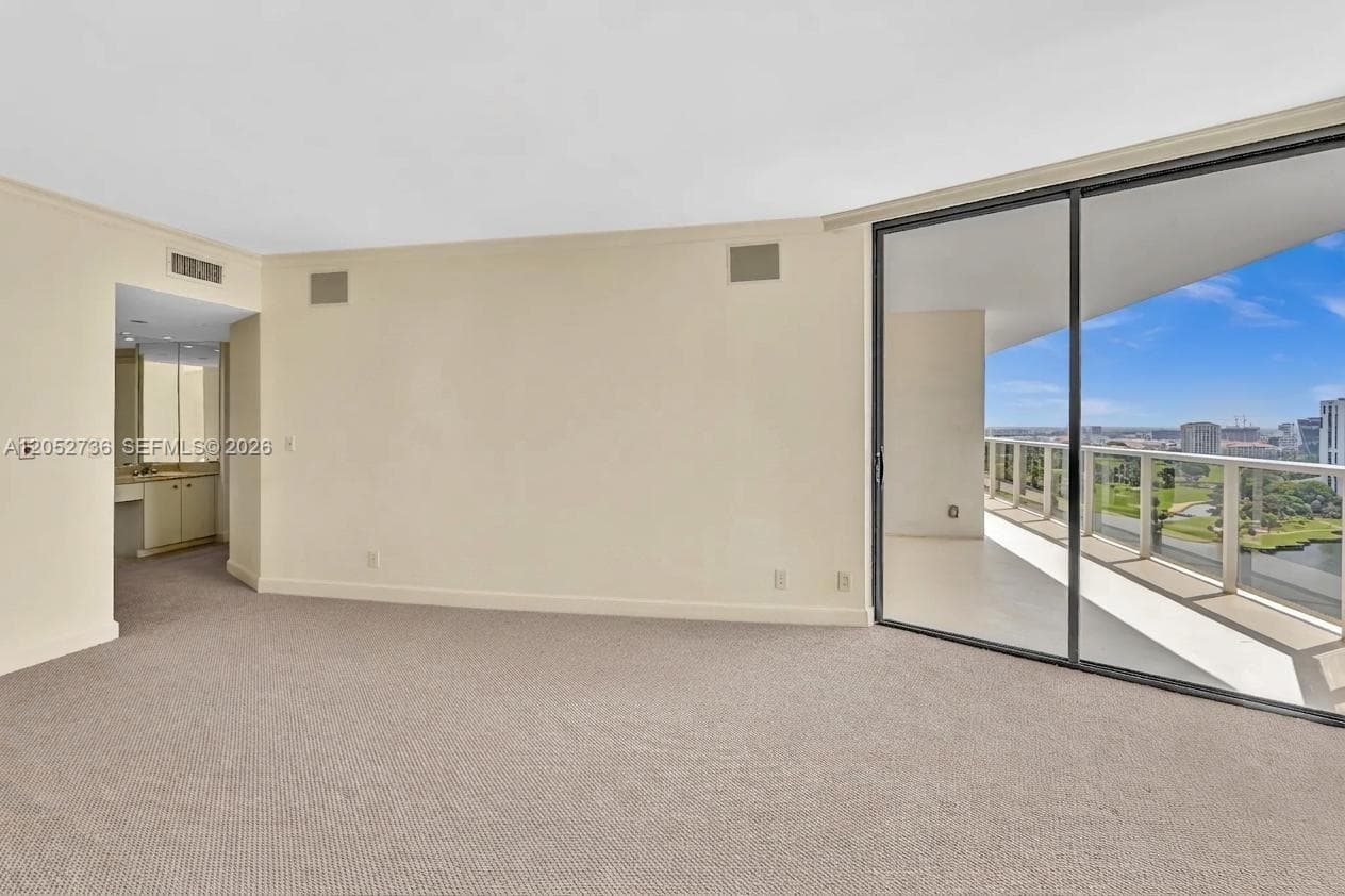 20281 E Country Club Dr 1907 photo 19