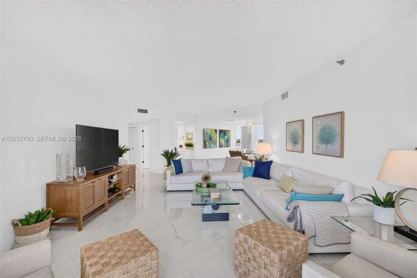 2800 ISLAND BL 904 photo 10