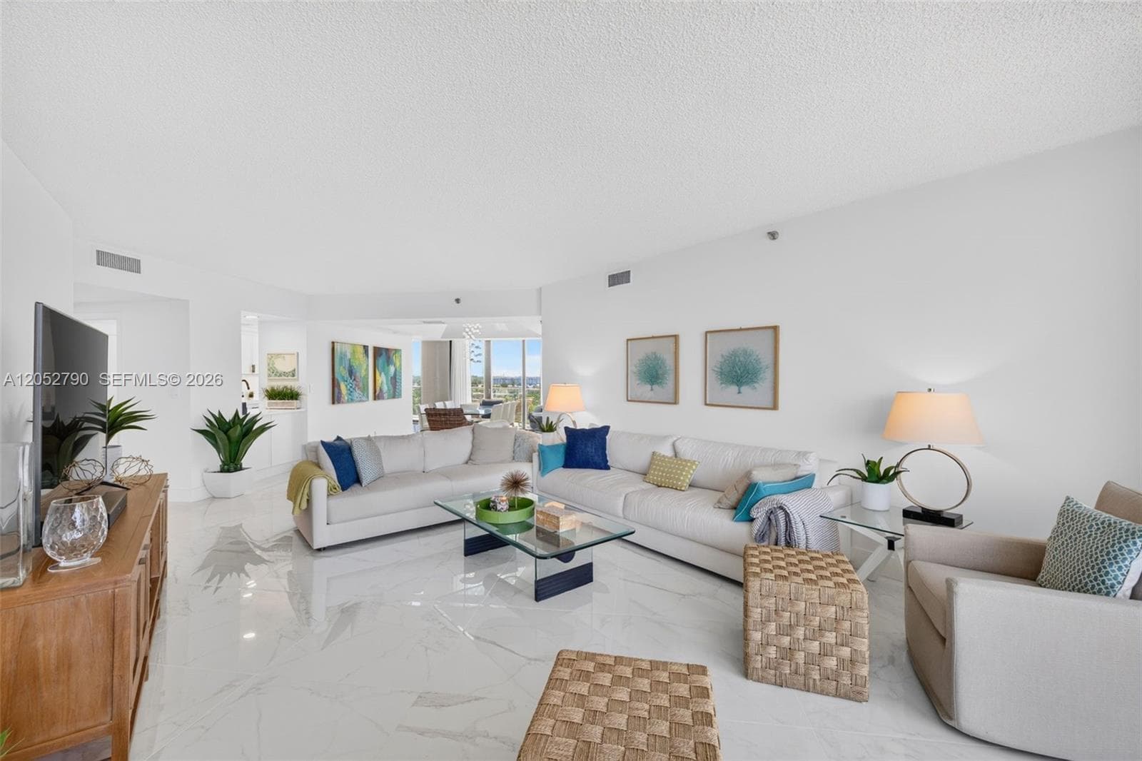 2800 ISLAND BL 904 photo 11