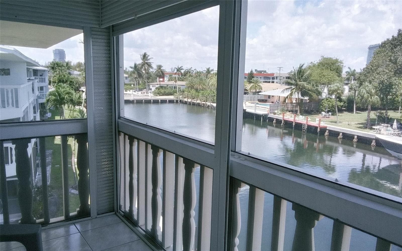 460 Paradise Isle Boulevard 301 photo 11