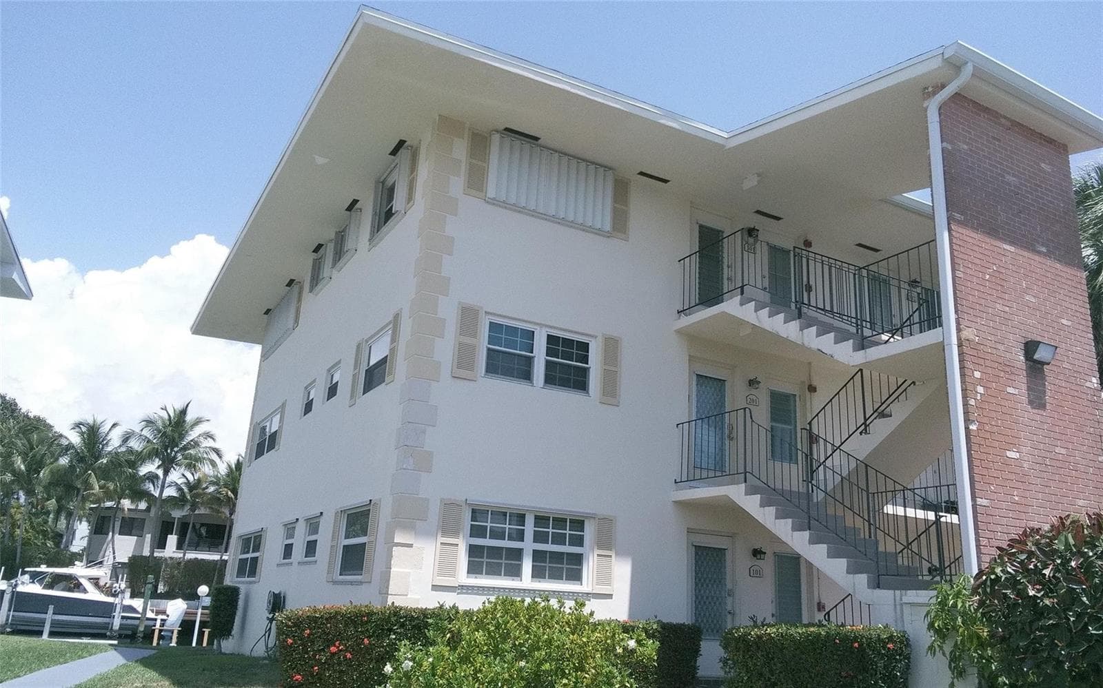 460 Paradise Isle Boulevard 301 photo 25