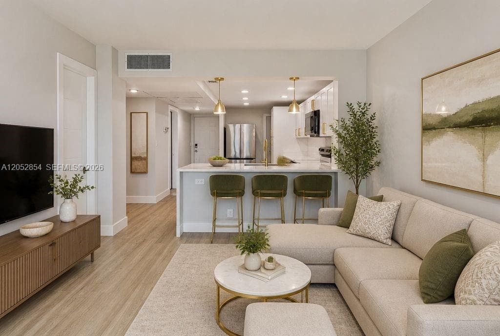 155 Isle Of Venice Dr 602 photo 7