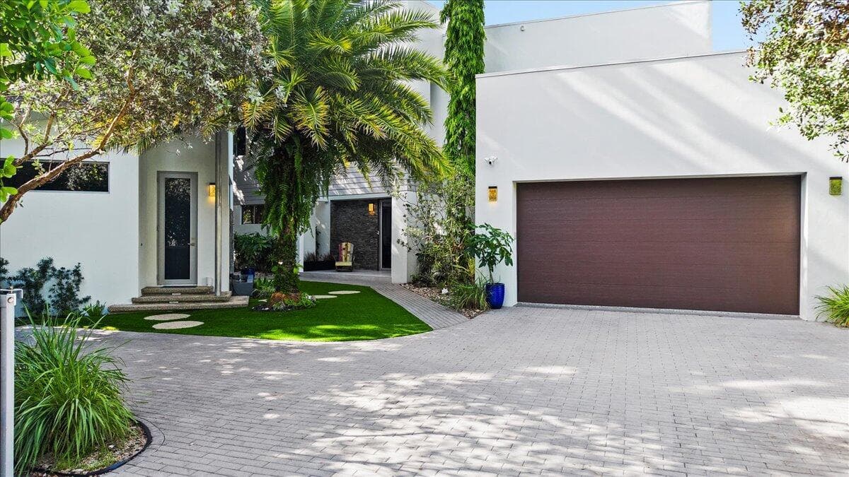1304 SW 9th Street photo 3