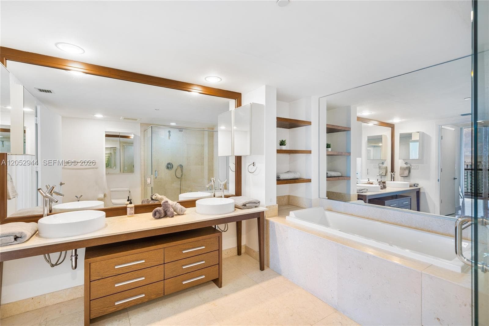 495 Brickell 5705 photo 7