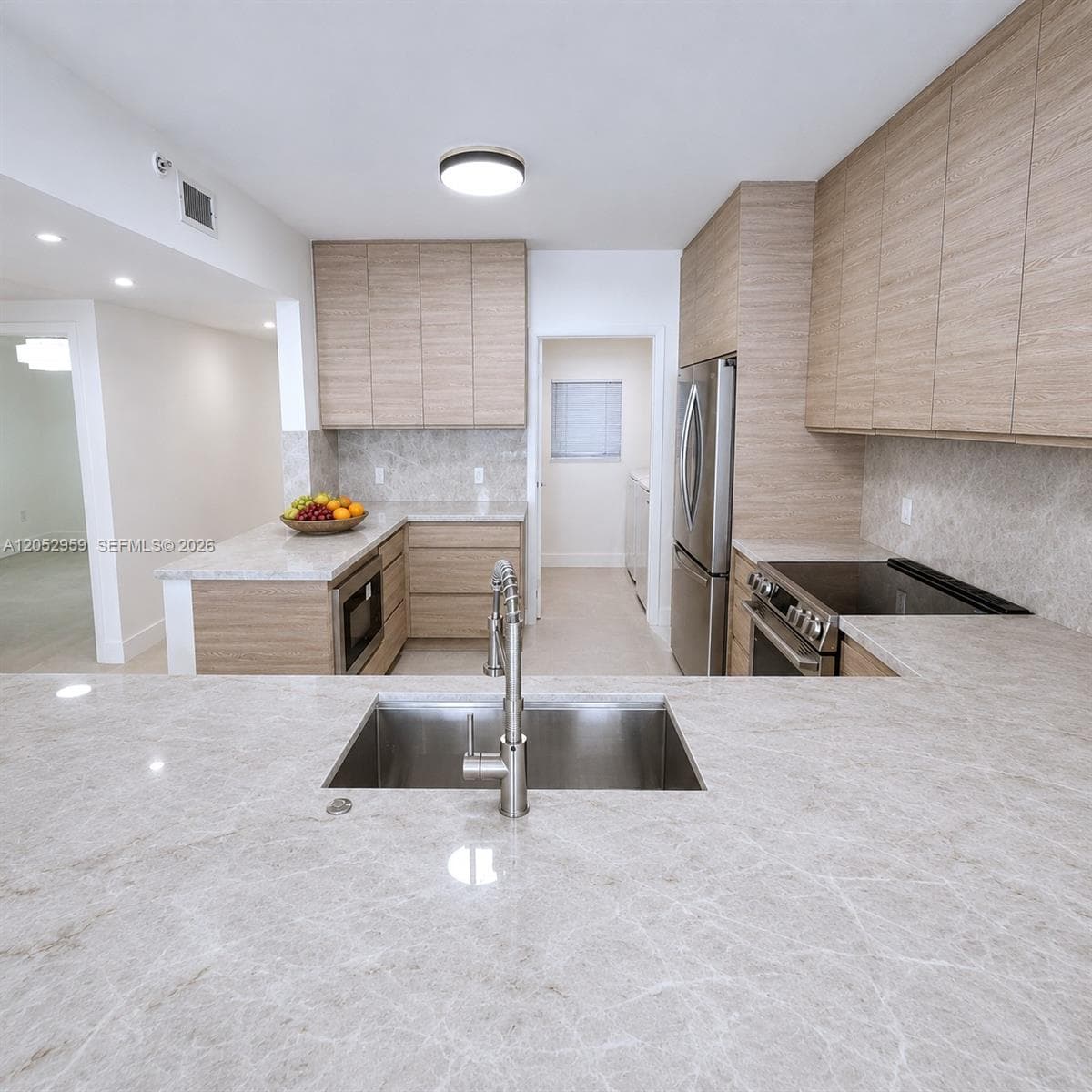 17050 N Bay Rd 1102 photo 7
