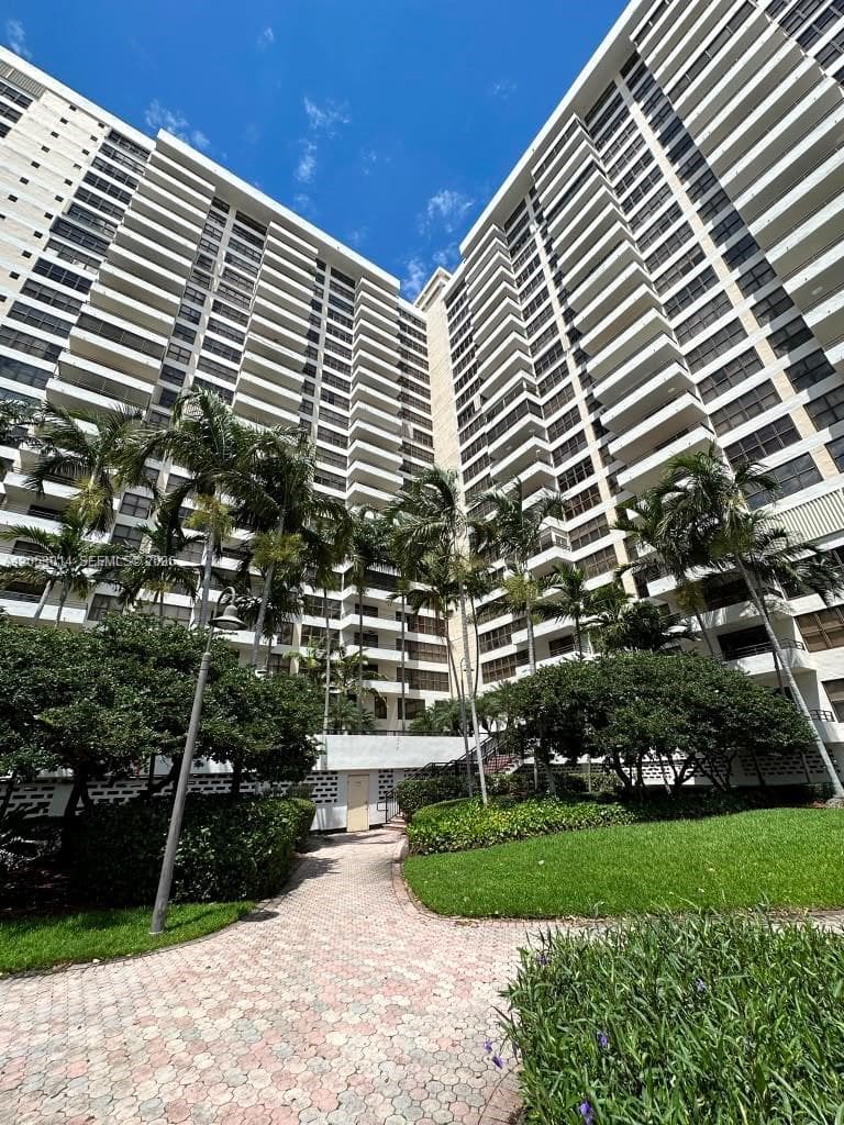 600 Three Islands Blvd 317 photo 1