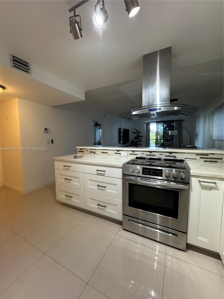 600 Three Islands Blvd 317 photo 10