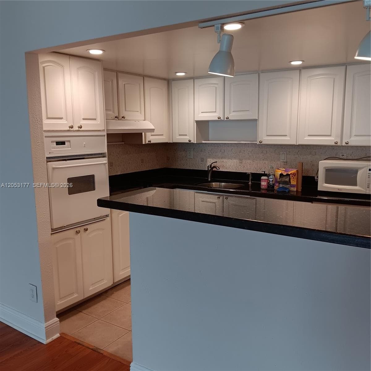 19390 Collins Avenue 1014 photo 20