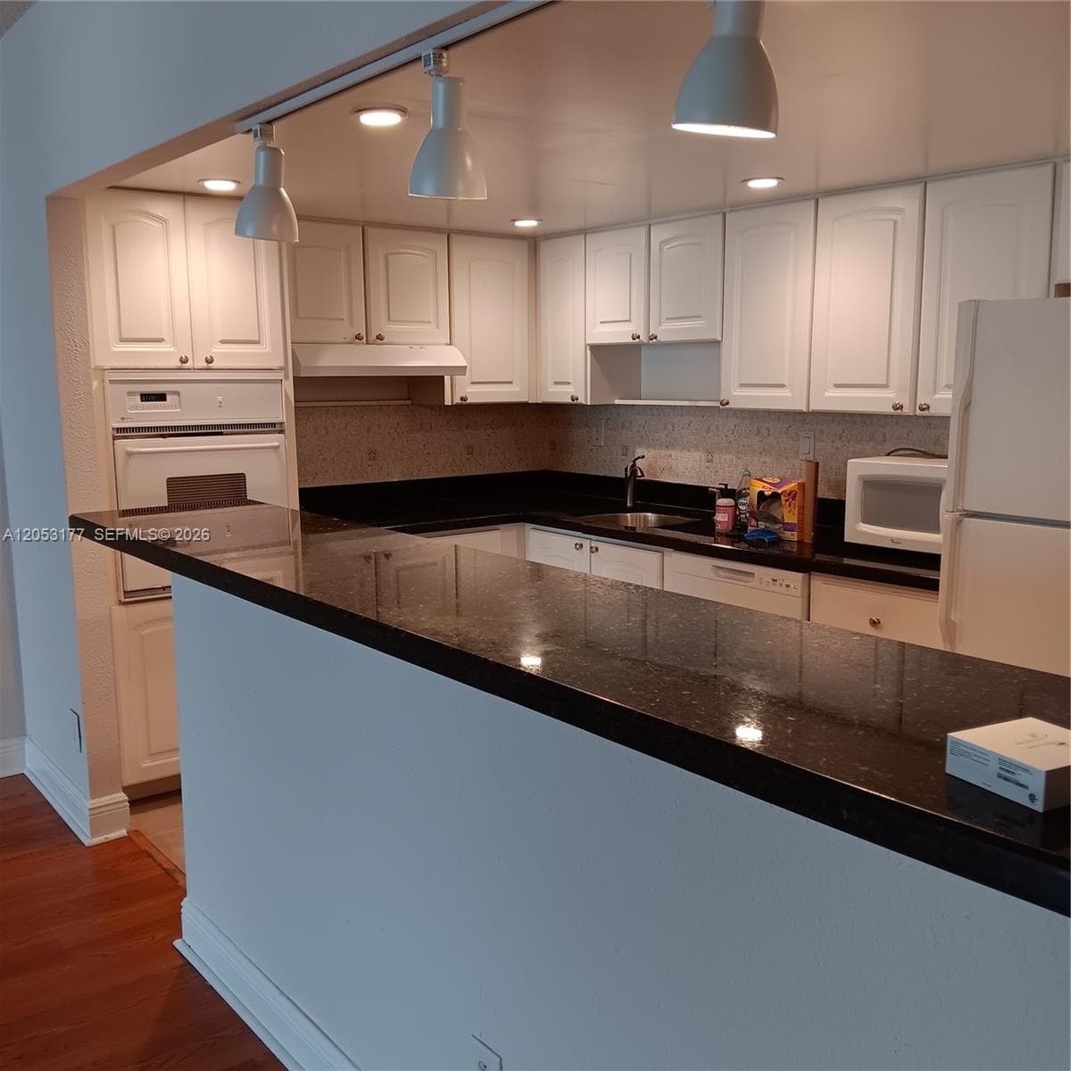 19390 Collins Avenue 1014 photo 18