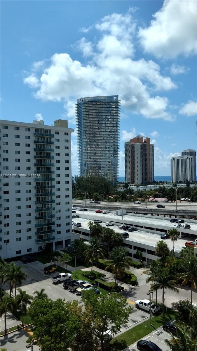 19390 Collins Avenue 1014 photo 8