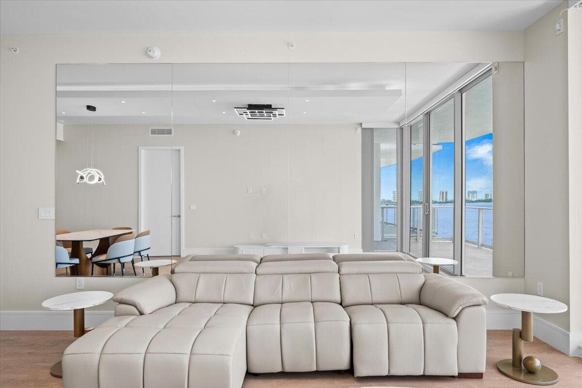 220 Lake Shore Drive 917 photo 13