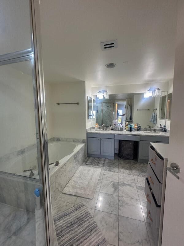 3640 Yacht Club Drive 1403 photo 9