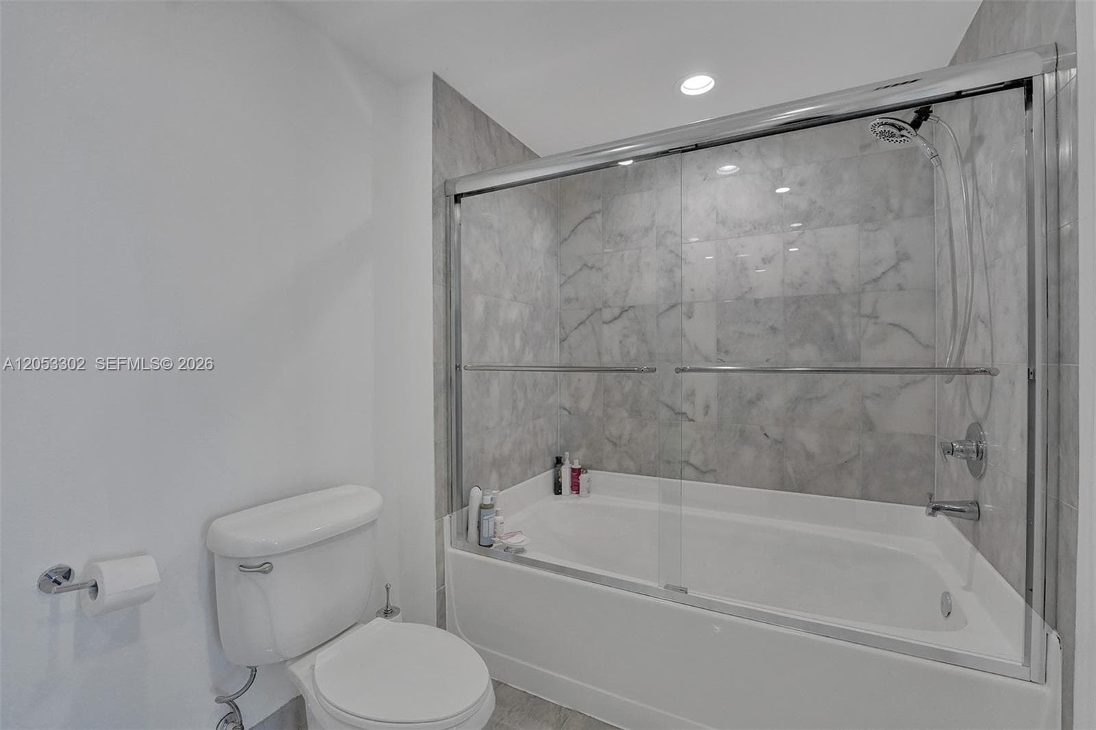 601 NE 36th St 811 photo 8