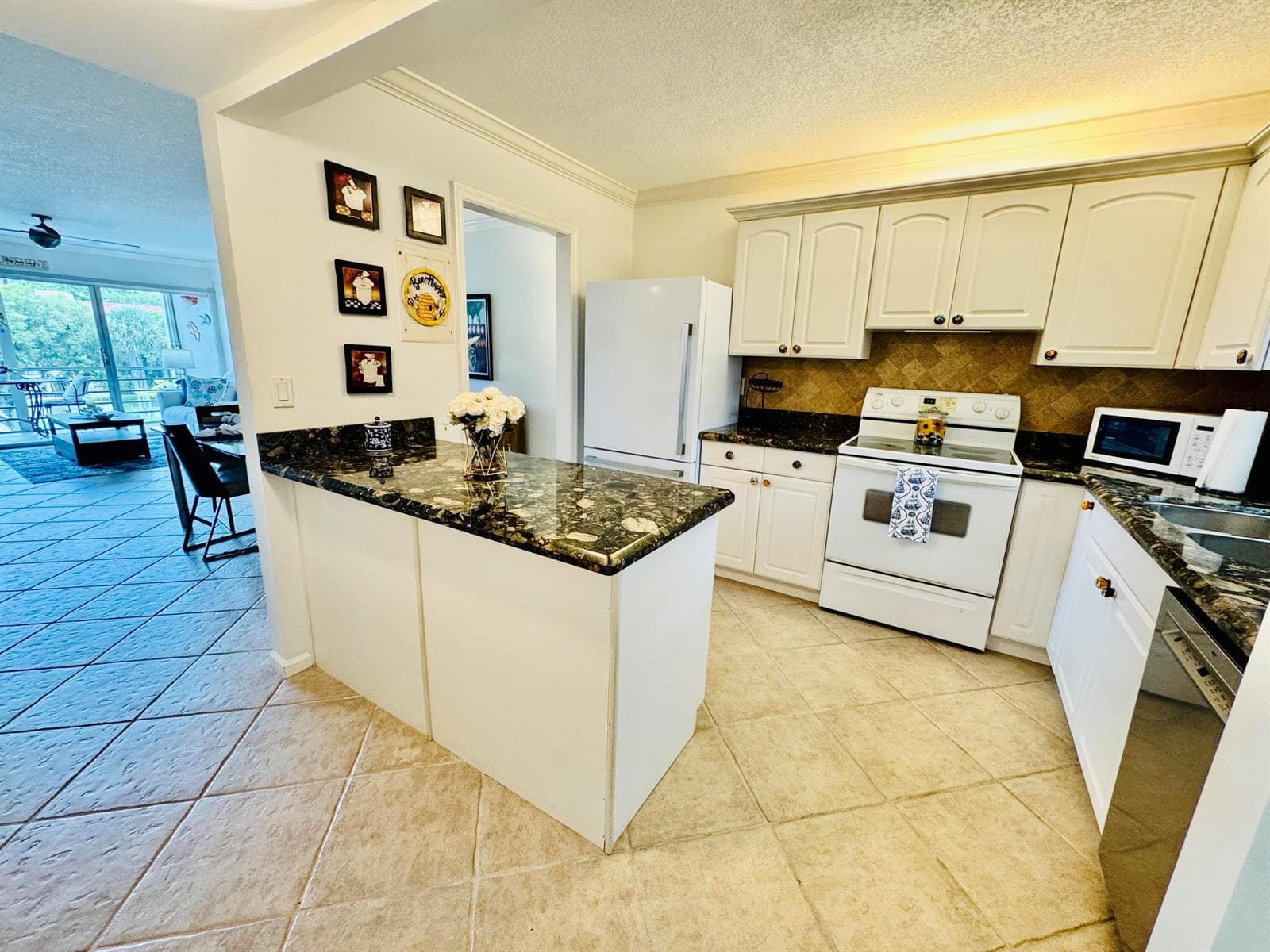 773 JEFFERY Street 4-304 photo 16