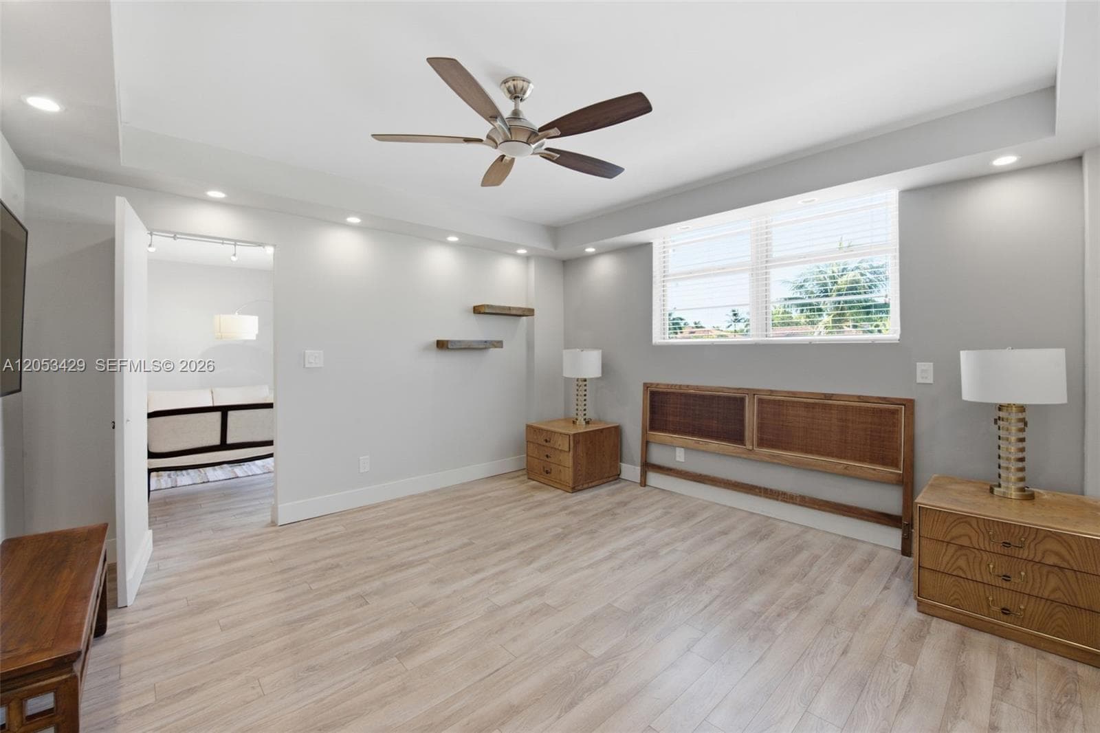 90 Edgewater Dr 225 photo 6