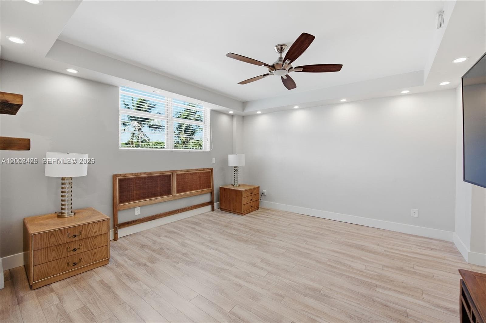 90 Edgewater Dr 225 photo 7