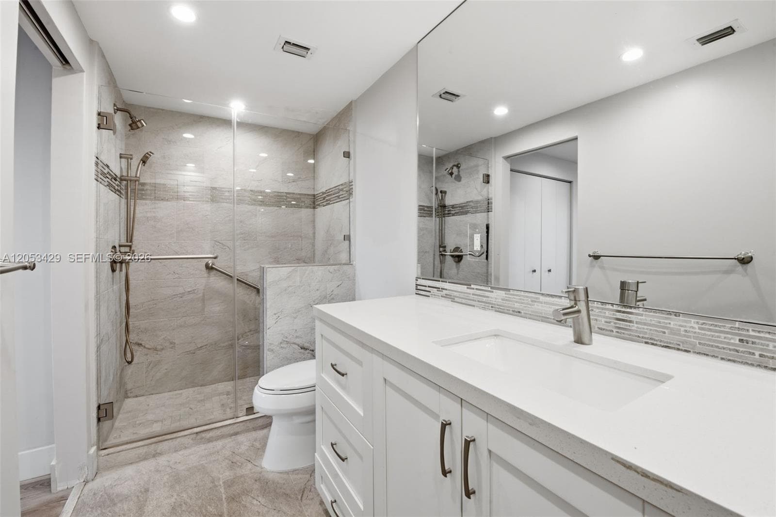 90 Edgewater Dr 225 photo 9