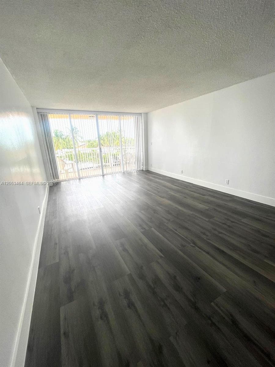 2450 NE 135th St 209 photo 5