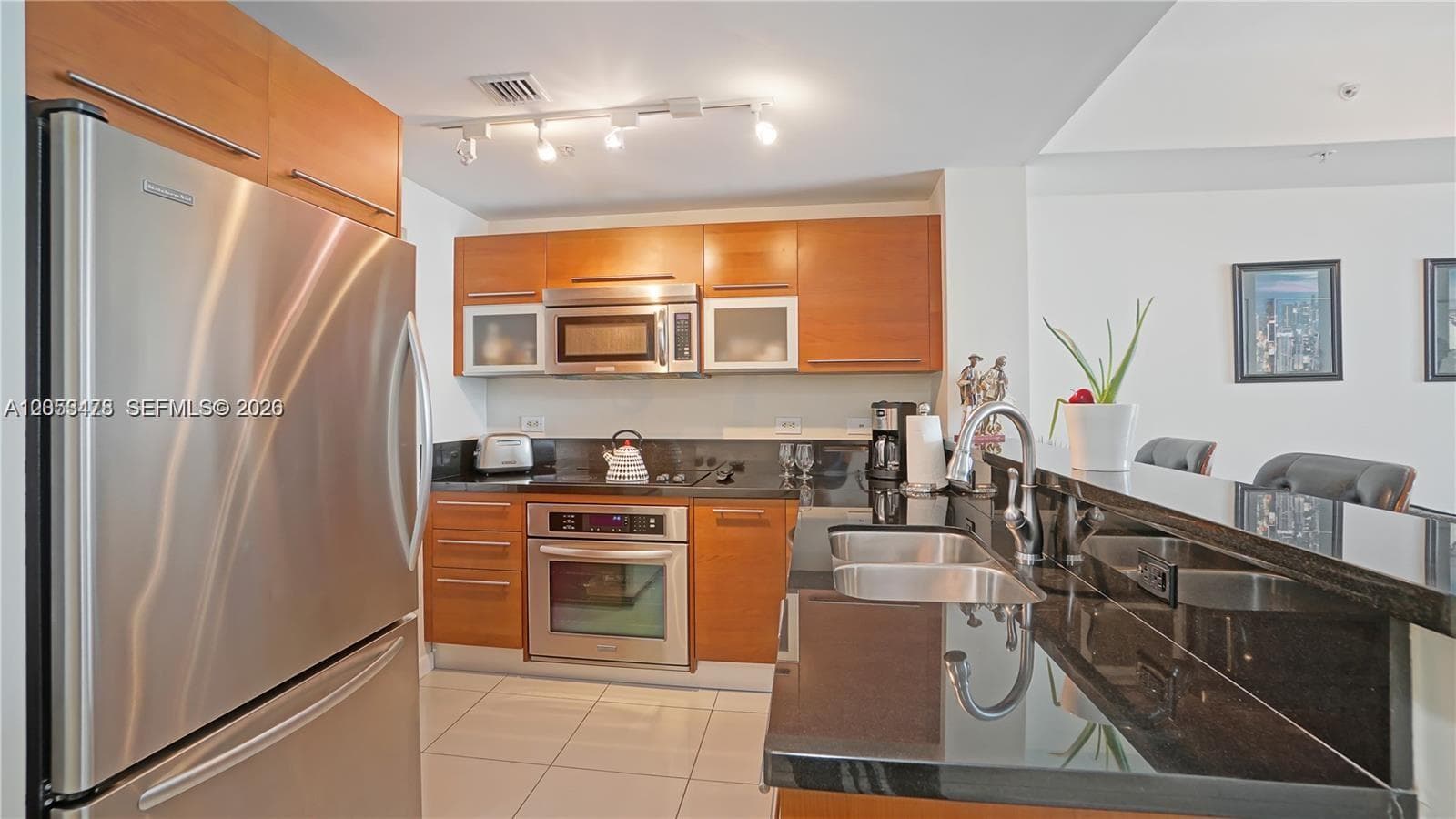 2409 photo 9