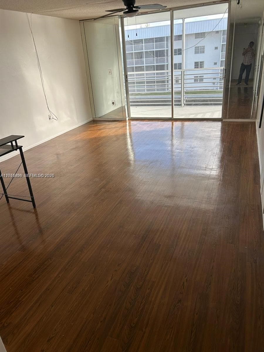 3750 NE 170th St 311 photo 10
