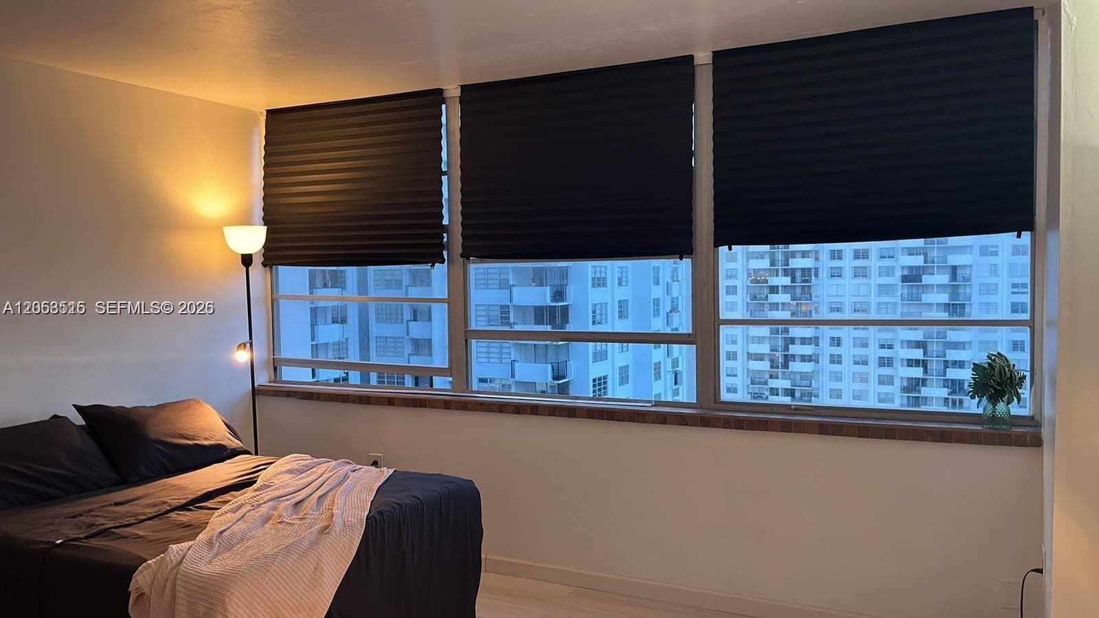 18071 Biscayne Blvd 1402 photo 5