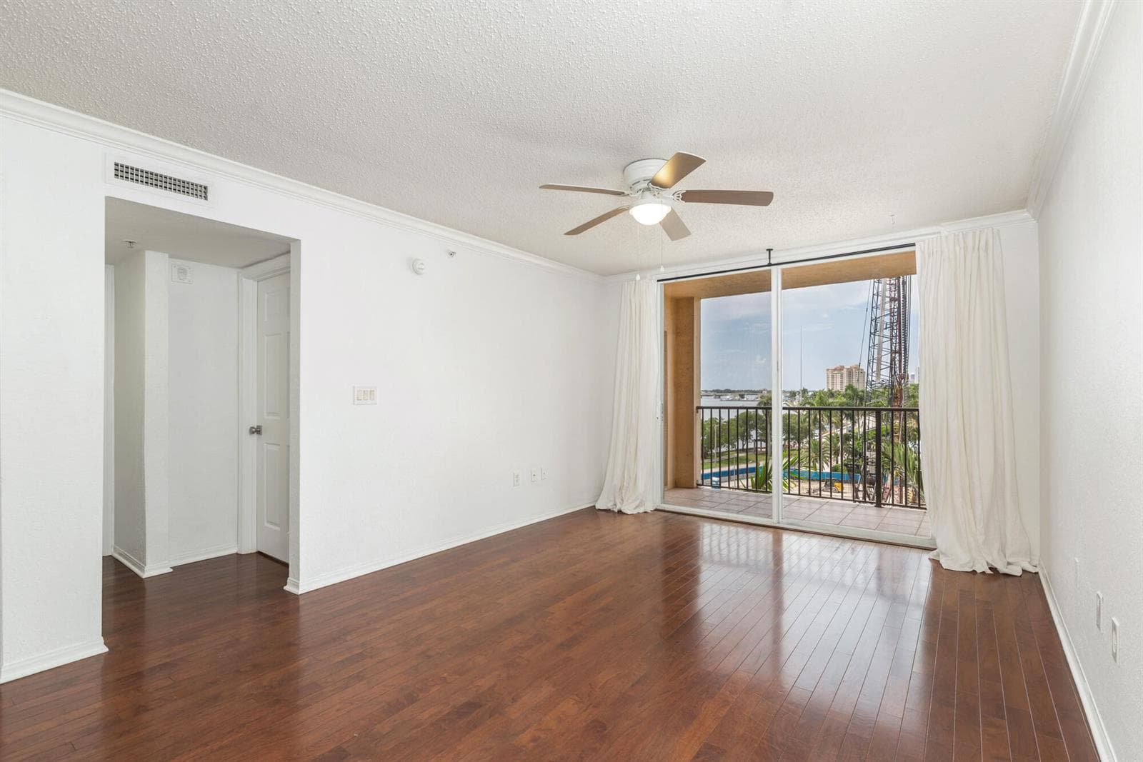 1801 N Flagler Drive 608 photo 3